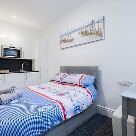 Hillcrest Studio Apartments クリーソープス エクステリア 写真