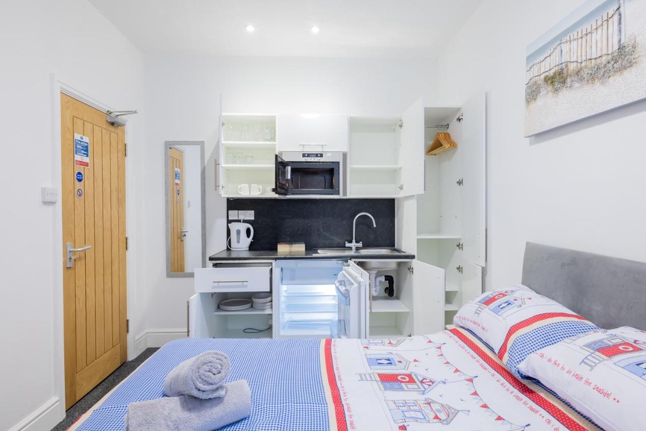 Hillcrest Studio Apartments クリーソープス エクステリア 写真